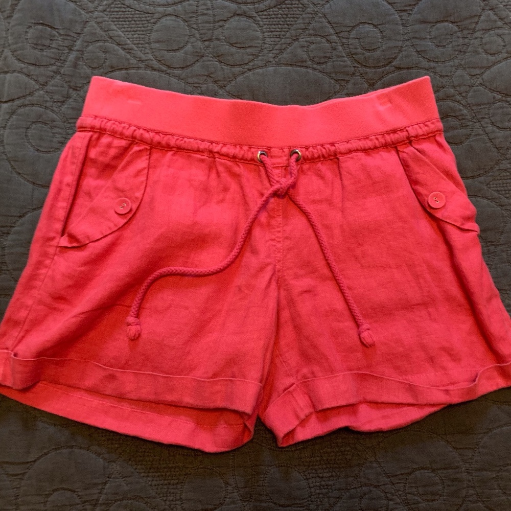 100% linen shorts with 2 front pockets,
